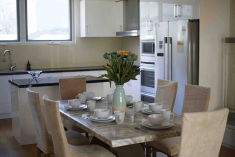 Perfectly Modern Living Home In Burwood - Pubs and Clubs 0