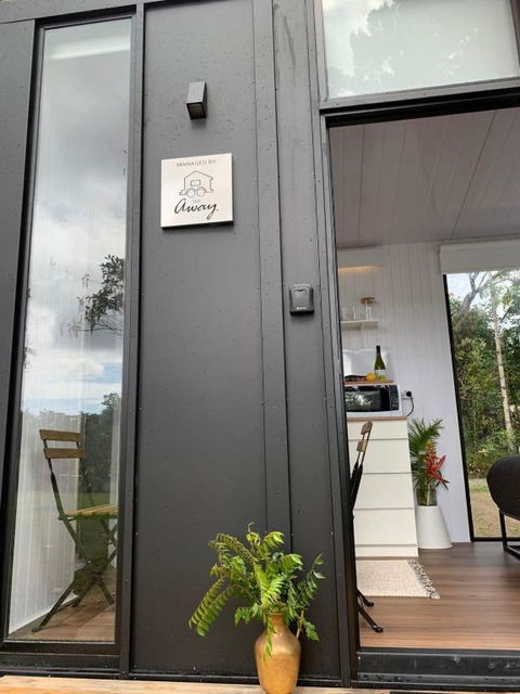 Piyar Tiny Haven By Tiny Away - Pubs and Clubs 2