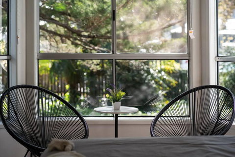 Popular Central Location King Bed The Repose - Go Out 0