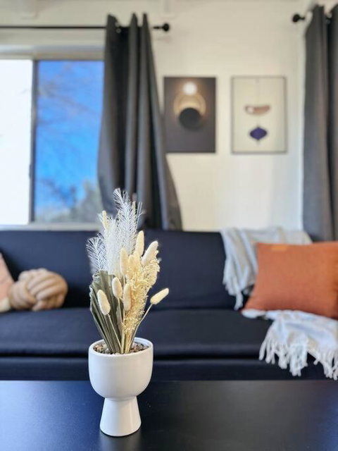 Popular Central Location King Bed The Repose - Go Out 2