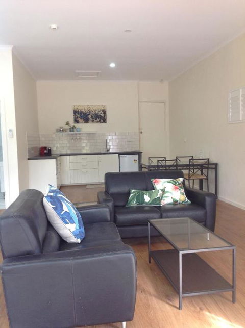 Port Elliot Rural Retreat - Pubs and Clubs 3