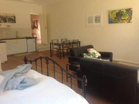 Port Elliot Rural Retreat - Pubs and Clubs 2