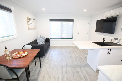 Port Lincoln Villas - Pubs and Clubs 3