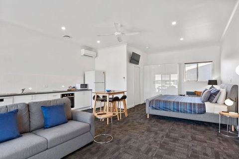 Port Lincoln Shark Apartment 4 - Pubs and Clubs 0
