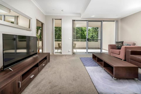 Quiet Apartment In Braddon ACT - Pubs and Clubs 3