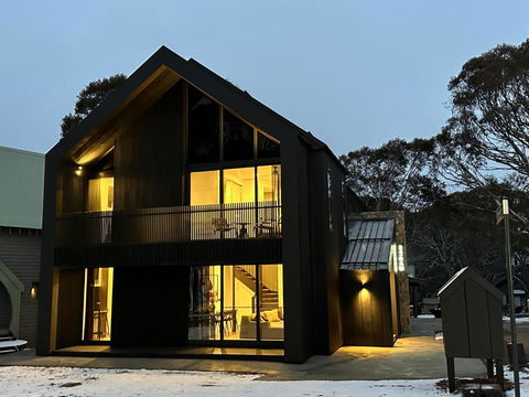 RAM, Alpine Getaways - Pubs and Clubs 1