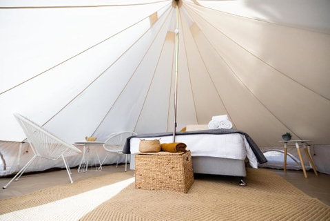 Pure Glamping Guilderton - Pubs and Clubs 0