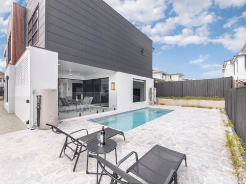 Prestige And Elegance 5BR House W Pool Rochedale - Go Out 2