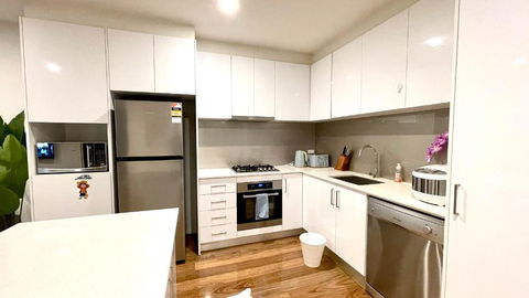 Preston Spacious 2BRM Apartment Free Parking Wi-Fi - Pubs and Clubs 3