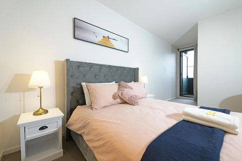 Preston Spacious 2BRM Apartment Free Parking Wi-Fi - Pubs and Clubs 0