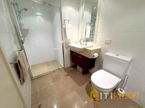 Pretty Penthouse - Close To ANU - Pubs and Clubs 2