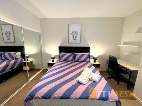Pretty Penthouse - Close To ANU - Pubs and Clubs 3