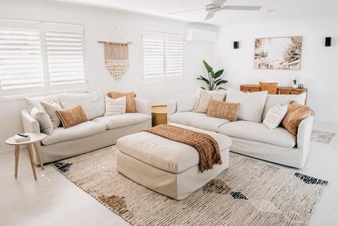 Prime Location With Pool - Walk To Coolum Beach - Pubs and Clubs 1