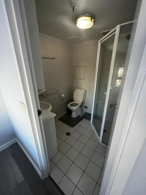 Private Room With Ensuite In The CBD - Pubs and Clubs 3