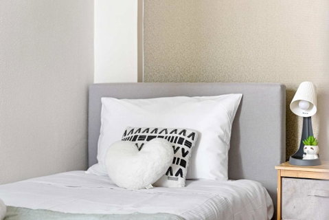Private Single Room - Conveniently Located At Glebe - Shared Bathroom - Go Out 1