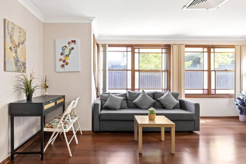 Quadruple Room W Ensuite In Gordon Near Train & Bus - Go Out 2