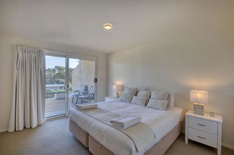 Quarterdeck Apartment - Go Out 2