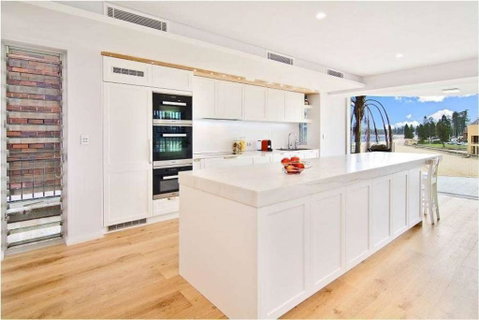 Queenscliff Penthouse - Beachfront - Go Out 1