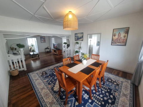 Queensland Charm In Maryborough - Go Out 1