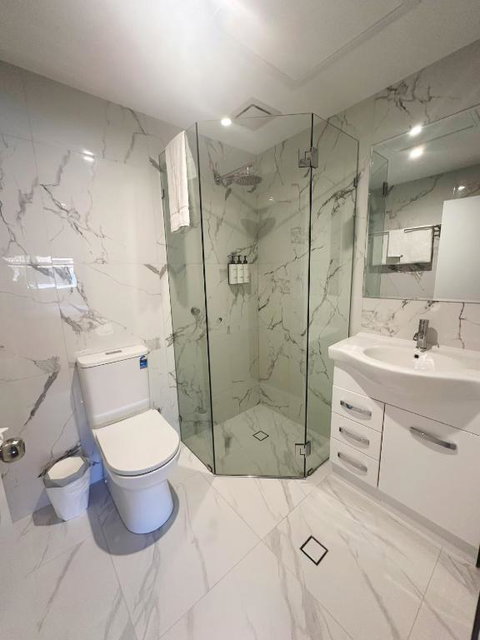 Quest Ascot - Go Out 1