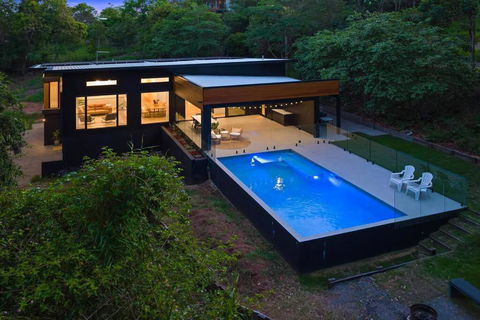 Rainforest Villa: Luxe Escape - Go Out 0