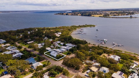 Raymond Island Retreat - Go Out 1