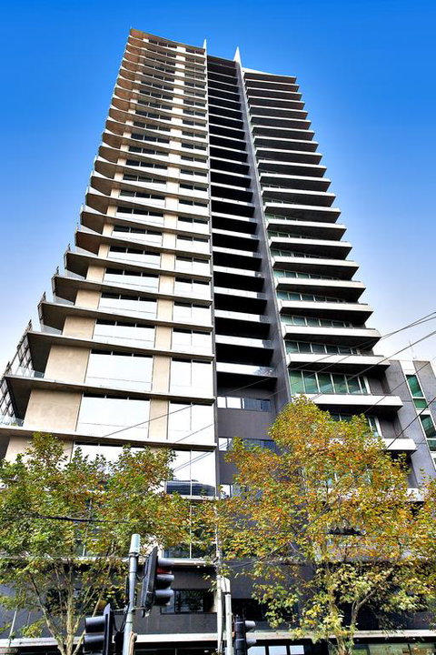 Astra Apartments Melbourne - Go Out 3