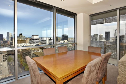 Astra Apartments Melbourne - Go Out 1