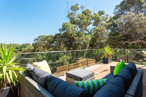 At Agnes Ave: Coastal Views - Pubs and Clubs 0