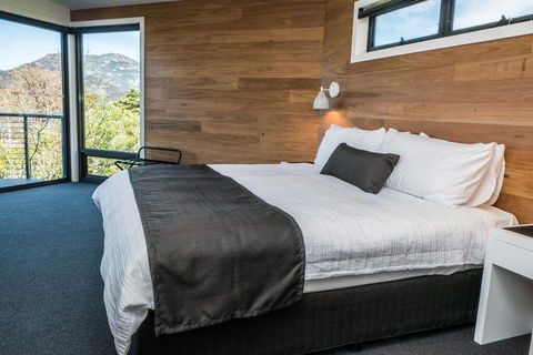 At The Bay - Pubs and Clubs 1