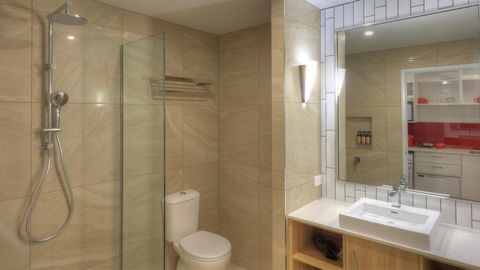 Atherton Apartments - Go Out 1