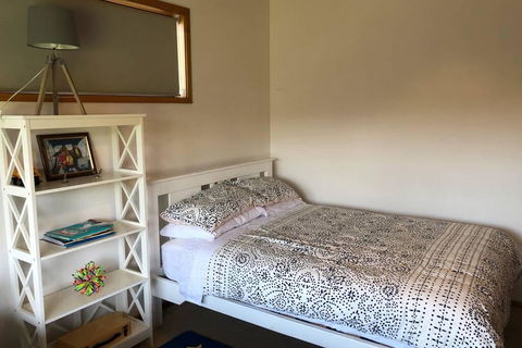 Au-Don Short Stay Accommodation - Pubs and Clubs 3