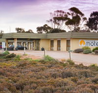 Augusta Budget Motel - Pubs and Clubs