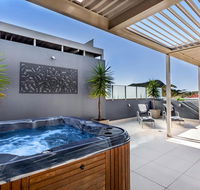 Aura 13 - Shoal Bay - Pubs and Clubs
