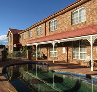 Australian Heritage Motor Inn - Pubs and Clubs