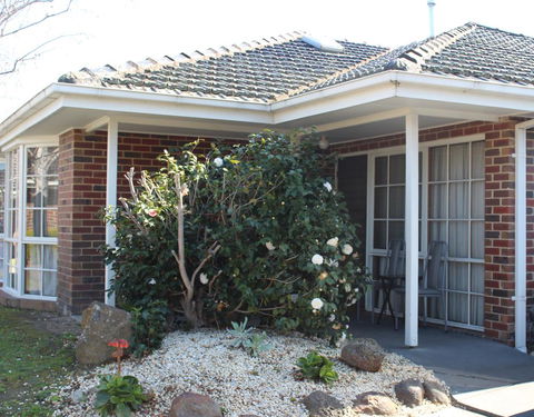 Australian Home Away @ Doncaster Elgar - Pubs and Clubs 1