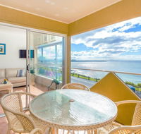 Avalon 1 - overlooking beautiful Convent Beach - Pubs and Clubs