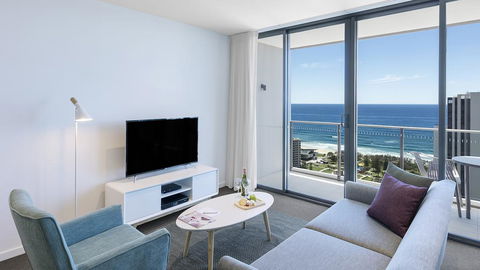 Avani Broadbeach Residences - Pubs and Clubs 3