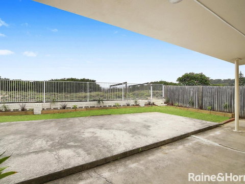 Avoca Beach Haven - 5/161 Avoca Drive, Avoca Beach - Pubs and Clubs 3
