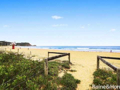 Avoca Beach Haven - 5/161 Avoca Drive, Avoca Beach - Pubs and Clubs 0