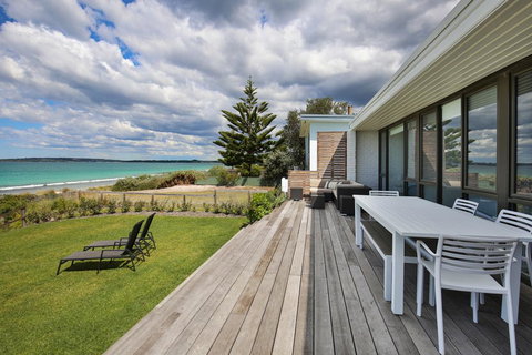 Azure Absolute Beachfront - Pet Friendly - Go Out 0