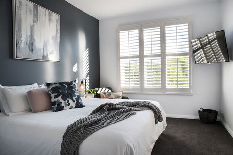 Azure Daylesford - Pubs and Clubs 3