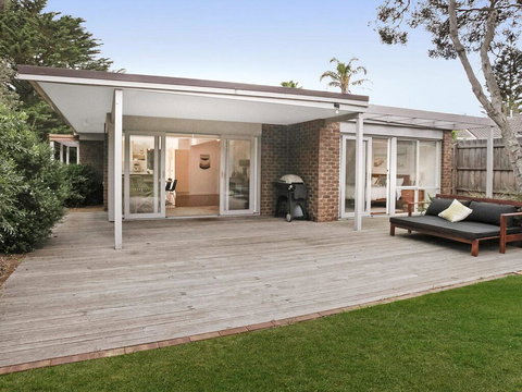 Backyard Bliss - Pubs and Clubs 1