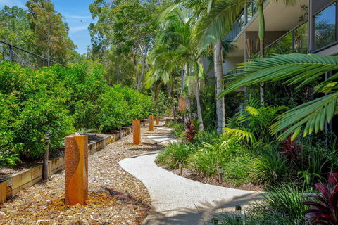 Baden 46 - Rainbow Shores, Walk To Beach, Top Floor, Air Conditioned Unit, Pools - Go Out 3