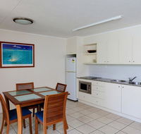 Baden 50 - Rainbow Shores Swimming pool walk to beach tropical surroundings - Go Out