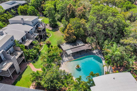 Baden 65 - Rainbow Shores, Overlooking Lap Pool, Ground Floor, Air Conditioning - Go Out 1