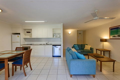 Baden 74 - Rainbow Shores, Top Floor, Air Conditioned Unit, Walk To Beach - Go Out 3
