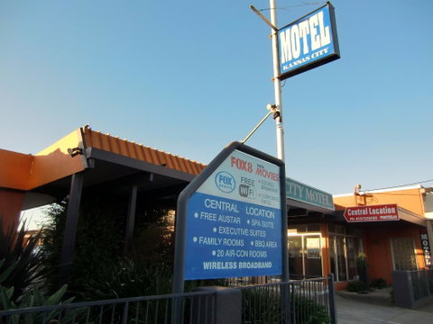 Bairnsdale Kansas City Motel - Pubs and Clubs 1
