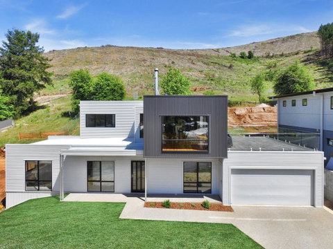 Balcony To Bogong - Modern House Ten Minute Stroll To Town - Pubs and Clubs 0
