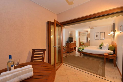 Balinese Style Studio - Pubs and Clubs 0